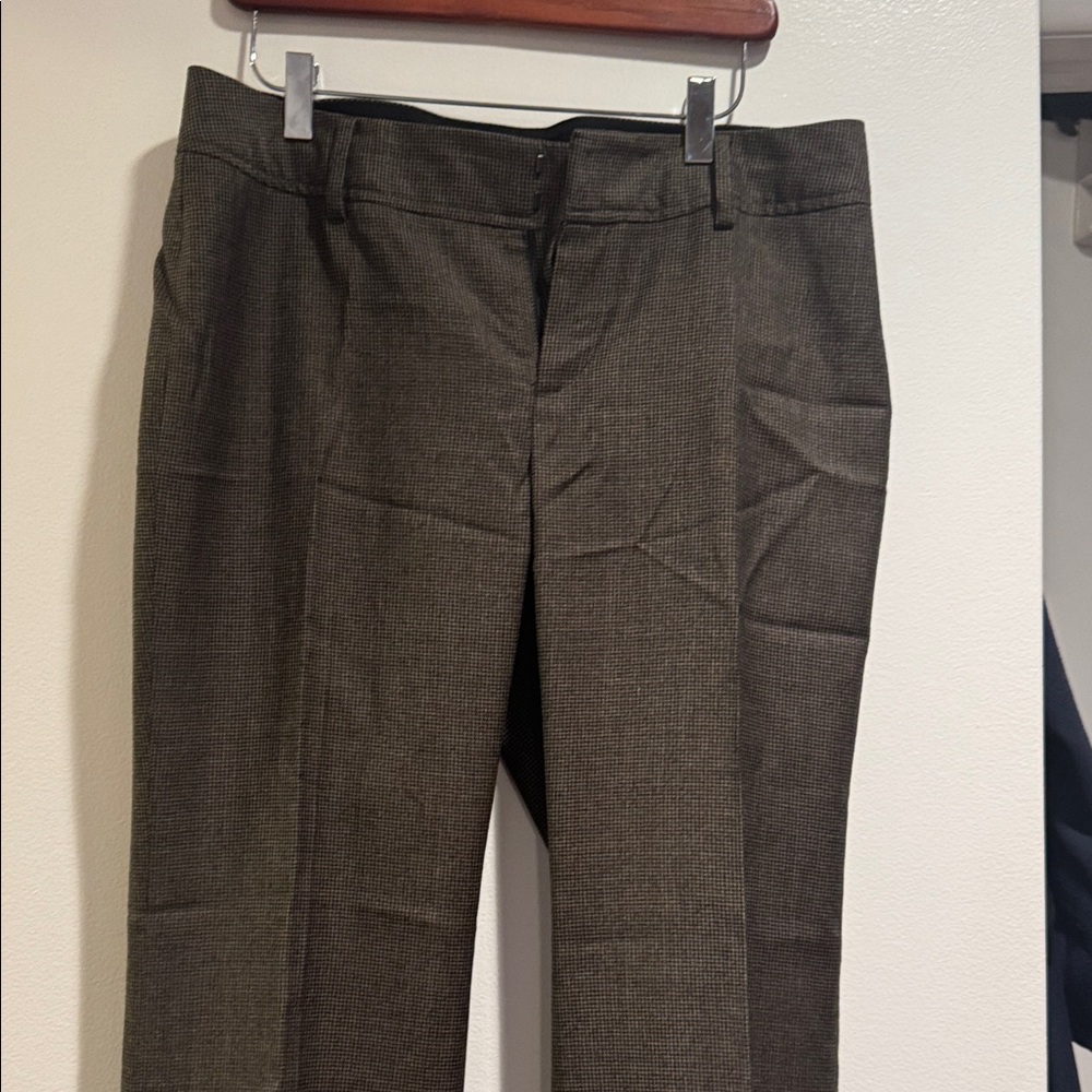 Gently worn women’s stretch wool lined Banana Republic cuffed  pants inseam 31